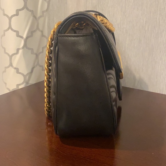 Gucci Marmont Shoulder Bag - Picture 11 of 13